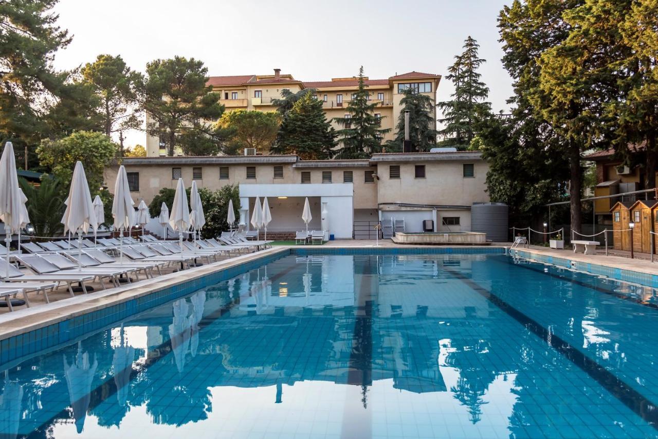 Hotel Allegroitalia Etna Pedara Exterior foto